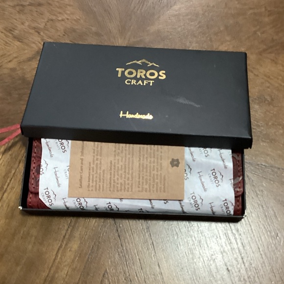 Red Embossed Leather Key & Card Holder BNWT Leather Handmade - Picture 7 of 7